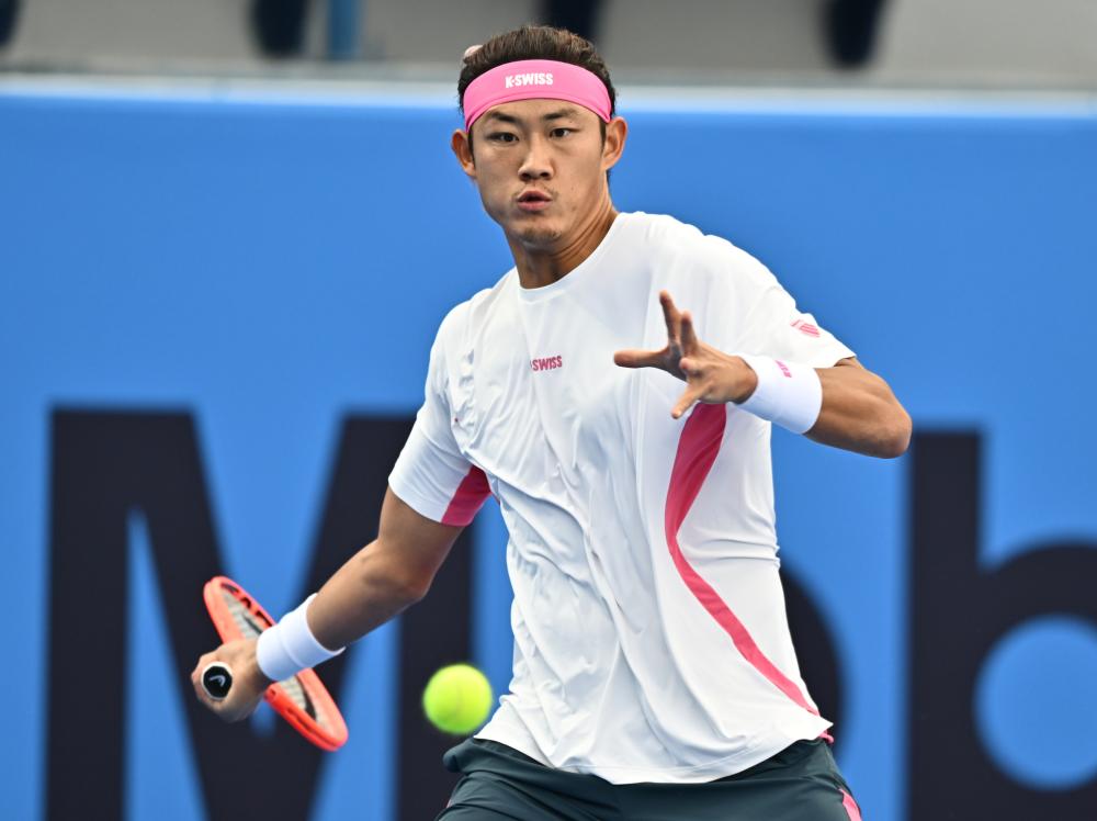 CBA季后赛焦点对决分析